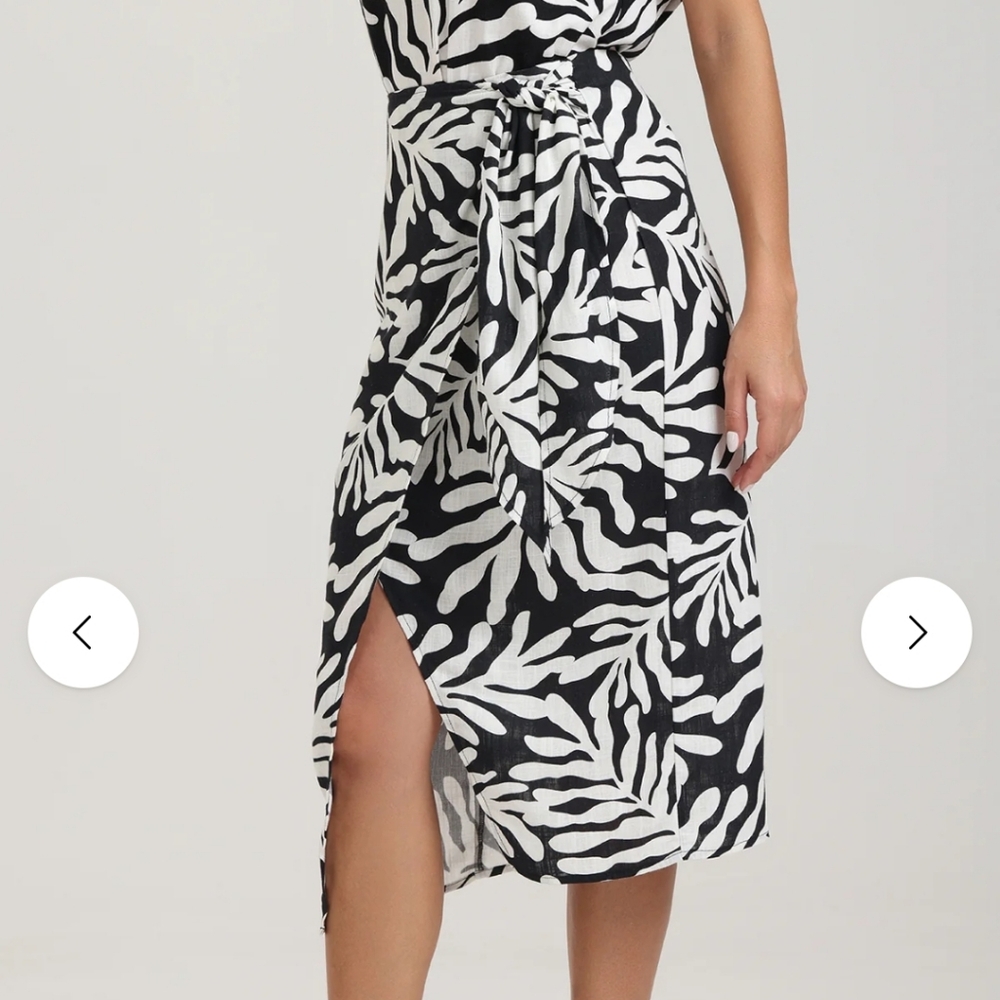 89th & madison Faux Wrap Tie Black and White Leaf Print Women's Medium